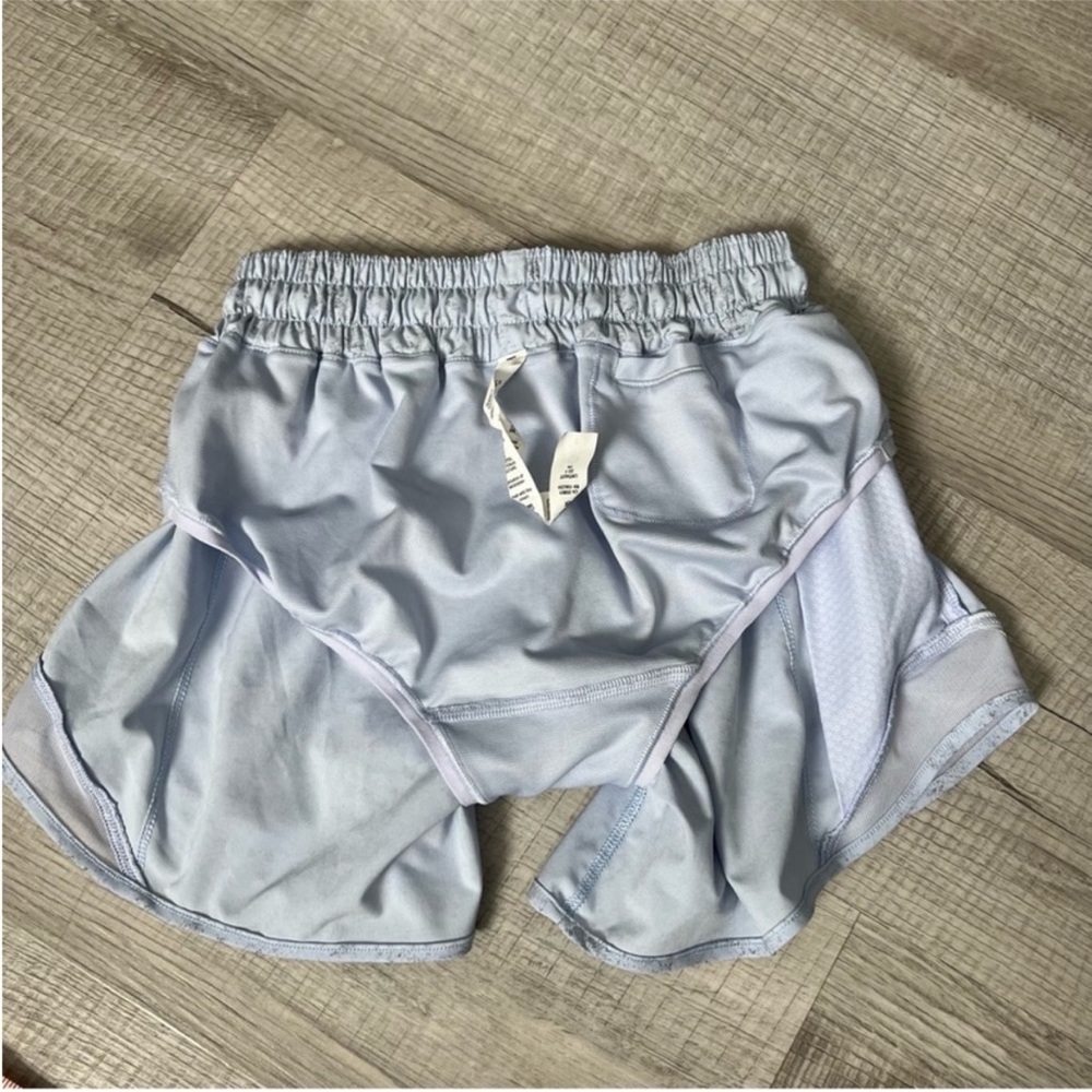 NEW LULULEMON Hotty Hot High-Rise Lined Short 4"
Gravel Dust Pastel Blue Sise 2 - Picture 12 of 16